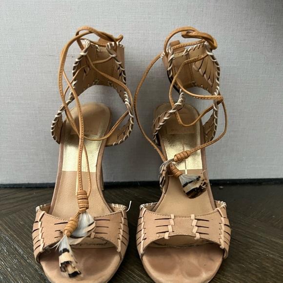 DOLCE VITA TAN FEATHER TIE HEELS WOMENS SIZE 6.5 - Picture 4 of 4